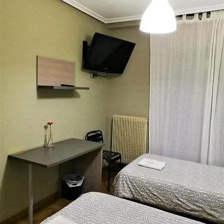 Konukevi Santiago 3*